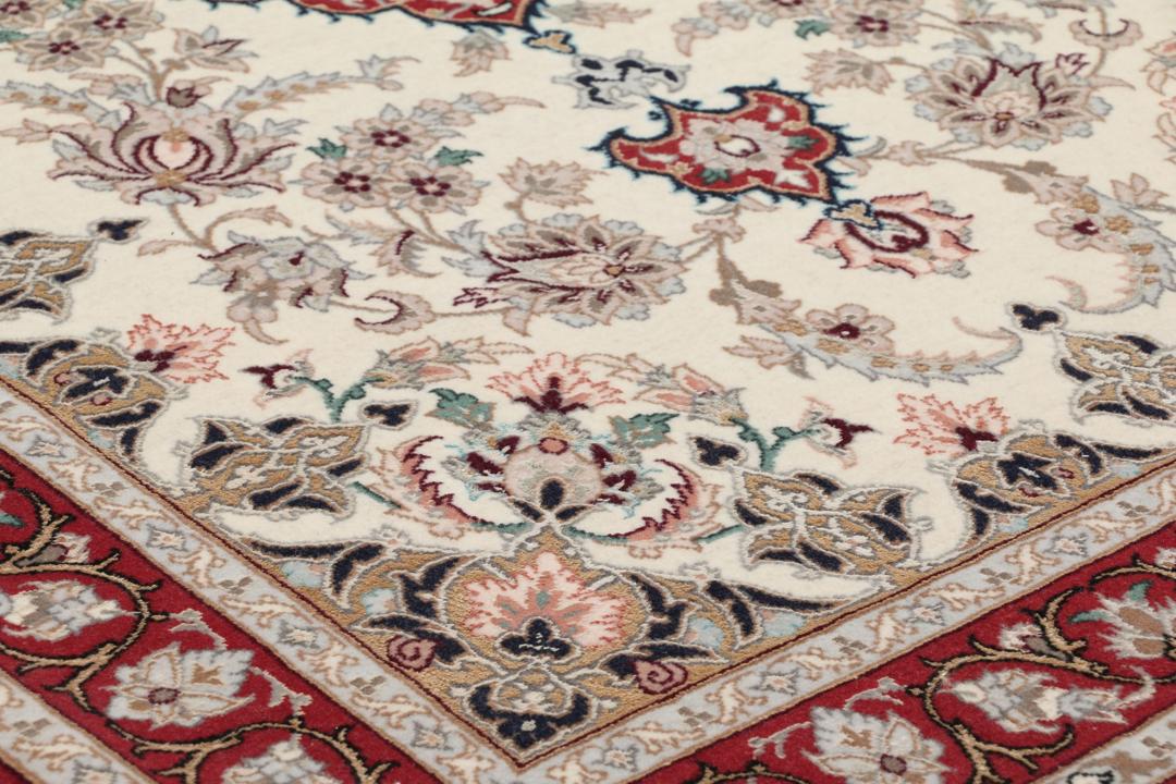 Håndknyttet Isfahan-tæppe fra Mellemøsten med beige bund og rød kant