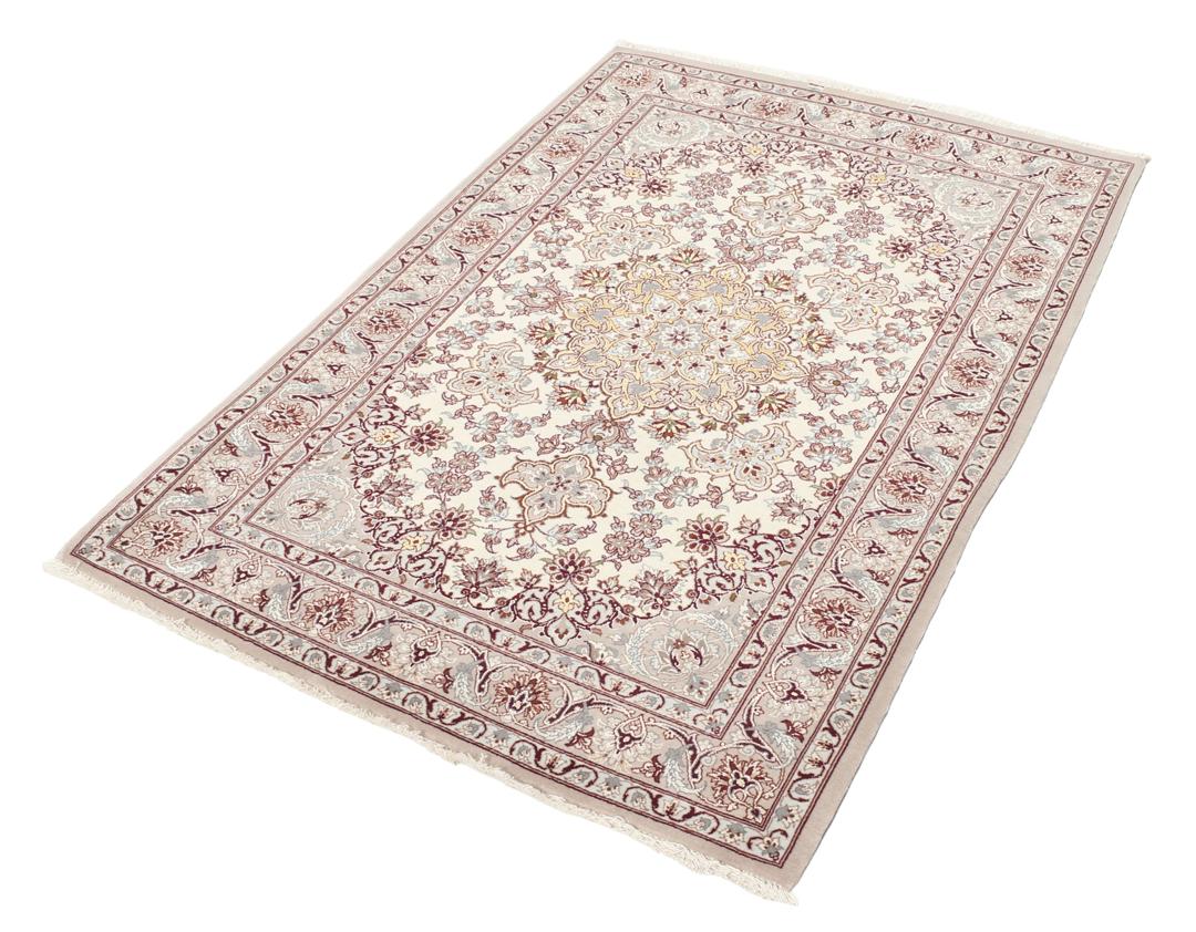 Håndknyttet Isfahan-tæppe fra Mellemøsten i beige nuancer