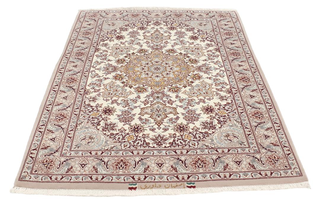Håndknyttet Isfahan-tæppe fra Mellemøsten i beige nuancer