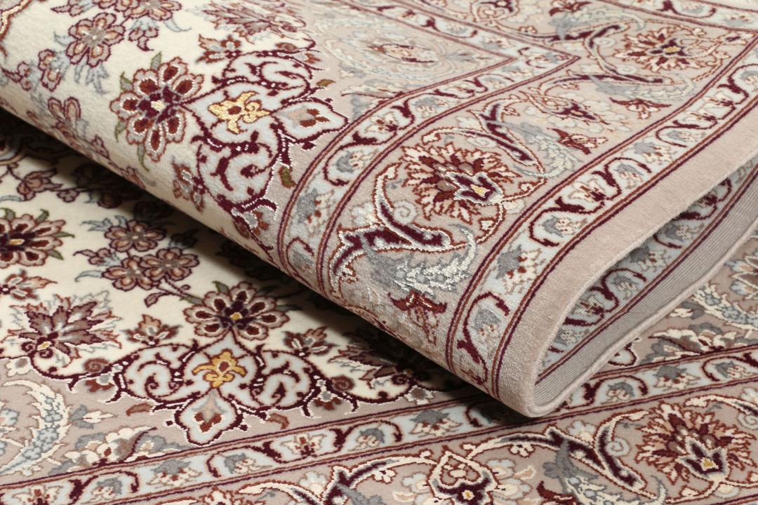 Håndknyttet Isfahan-tæppe fra Mellemøsten i beige nuancer