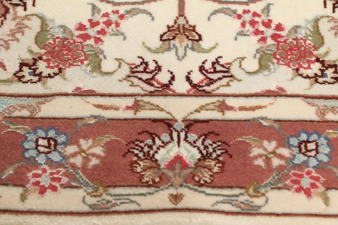 Håndknyttet Tabriz-tæppe med en blomstermedallion i beige og rødt fra Mellemøsten