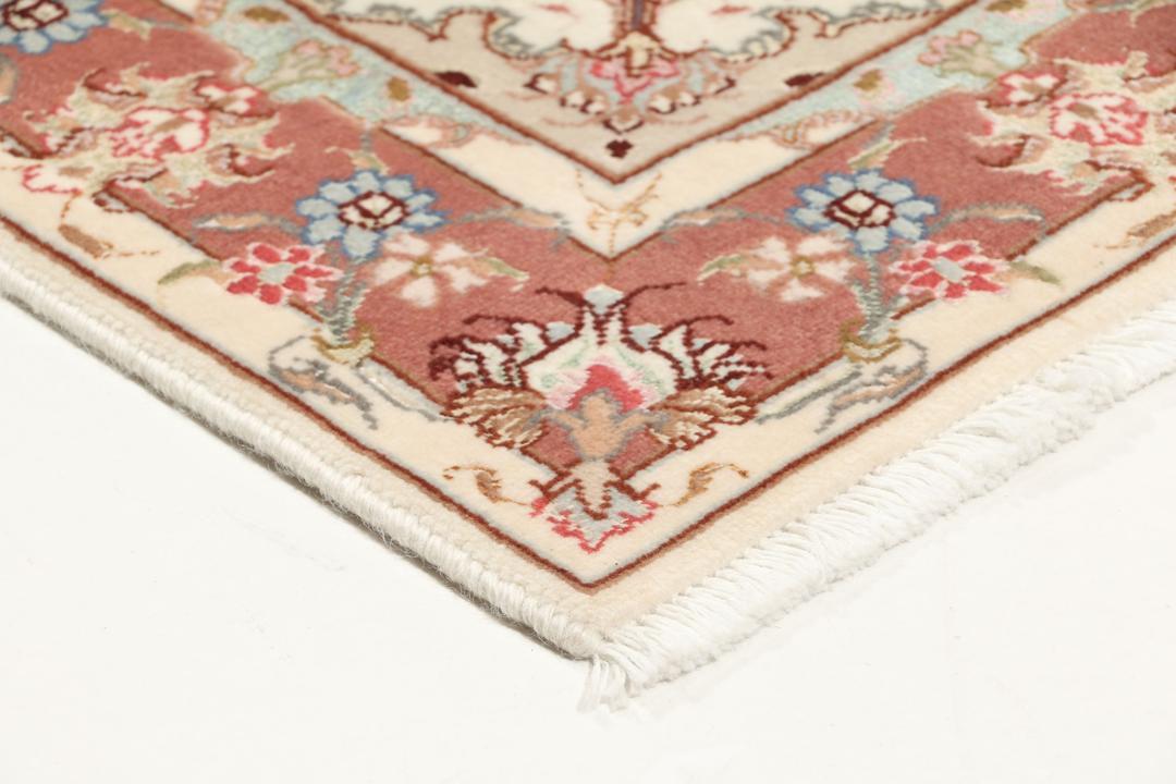 Håndknyttet Tabriz-tæppe med en blomstermedallion i beige og rødt fra Mellemøsten