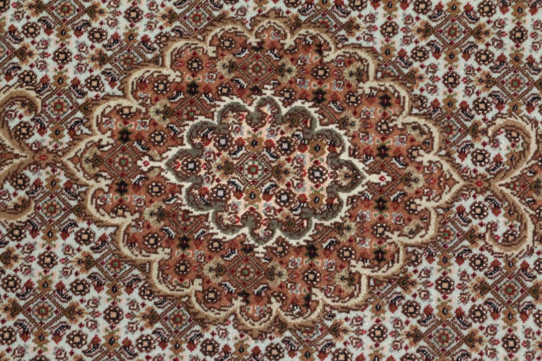 Met de hand geknoopt Tabriz tapijt uit het Midden-Oosten in veelkleurige tinten
