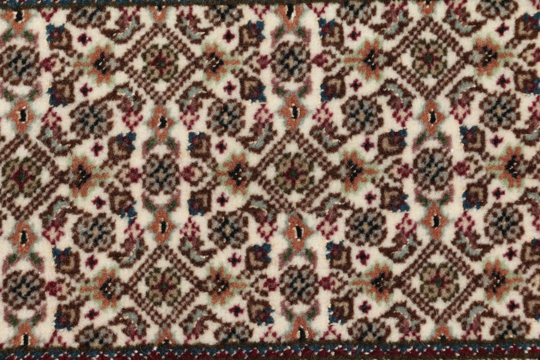 Håndknyttet Tabriz 50 Raj tæppe fra Mellemøsten i beige nuancer