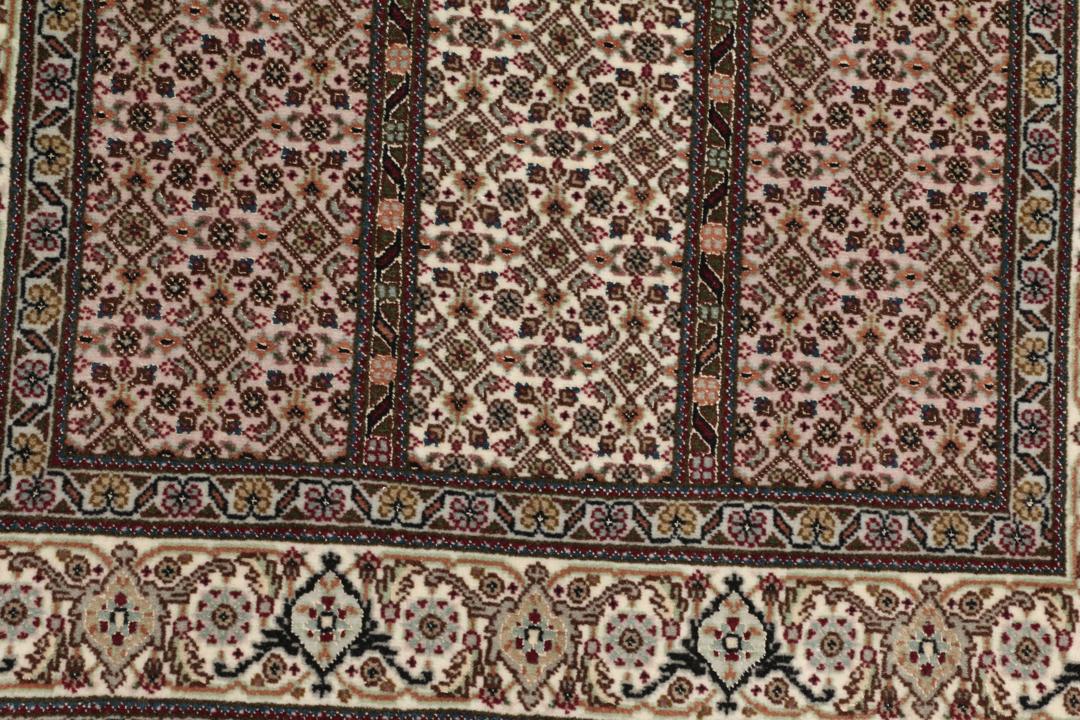 Håndknyttet Tabriz 50 Raj tæppe fra Mellemøsten i beige nuancer