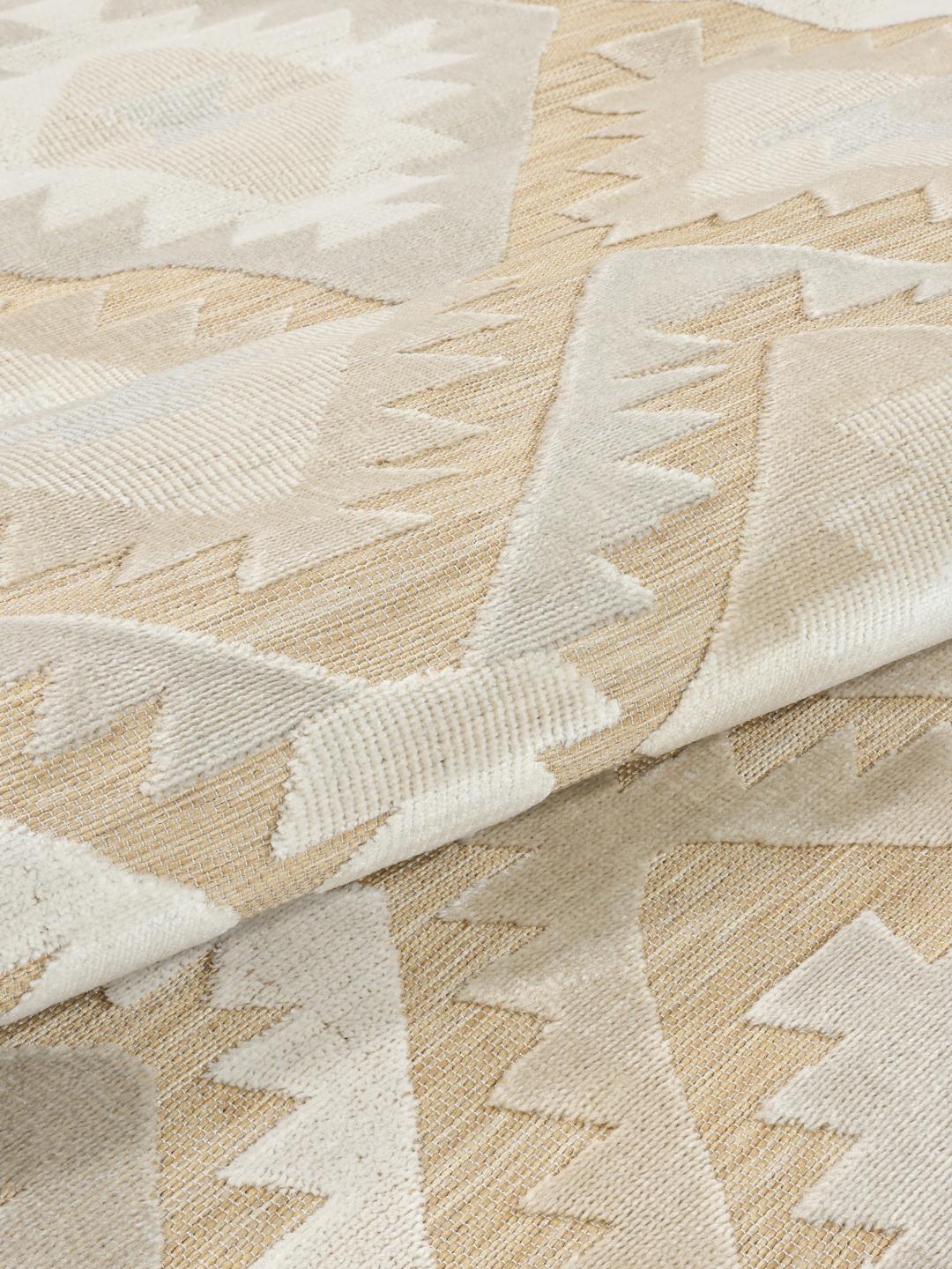 Tapis de couloir beige à motif géométrique