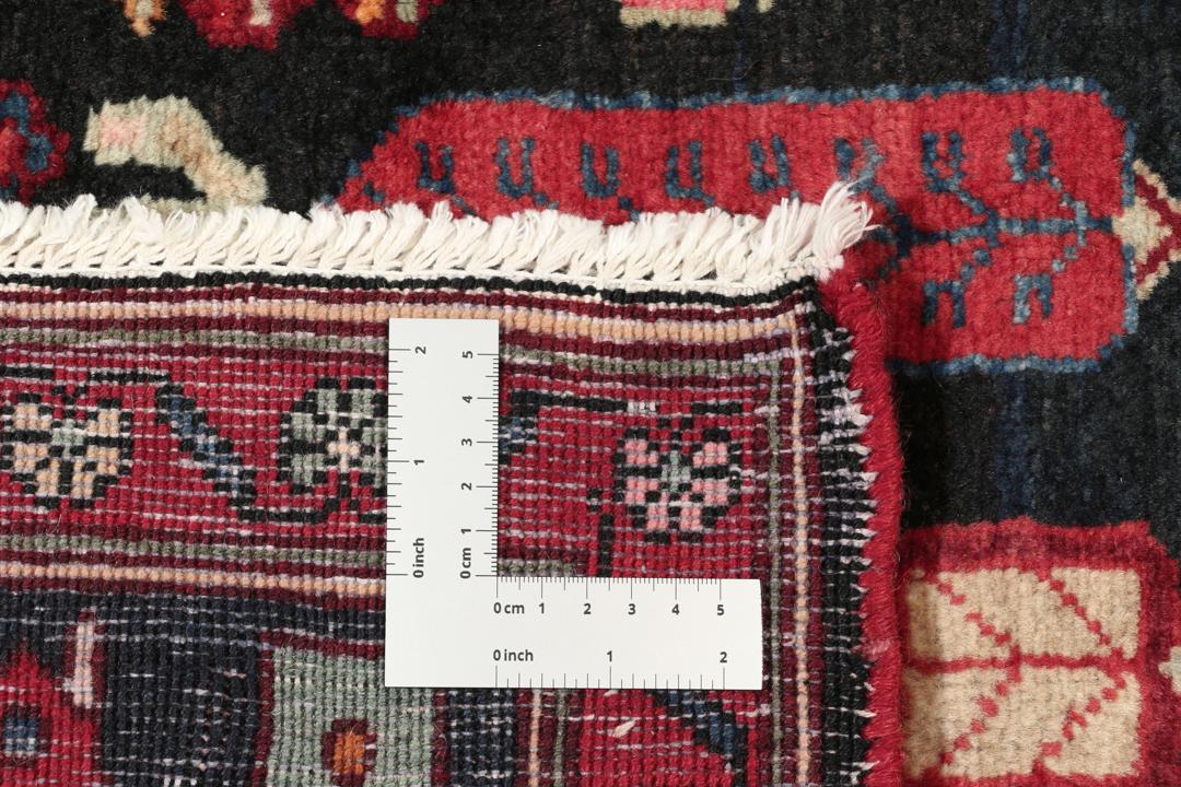 Handgeknoopt Kurdi Ghuchan tribaal kleed uit het Midden-Oosten in zwart en rood