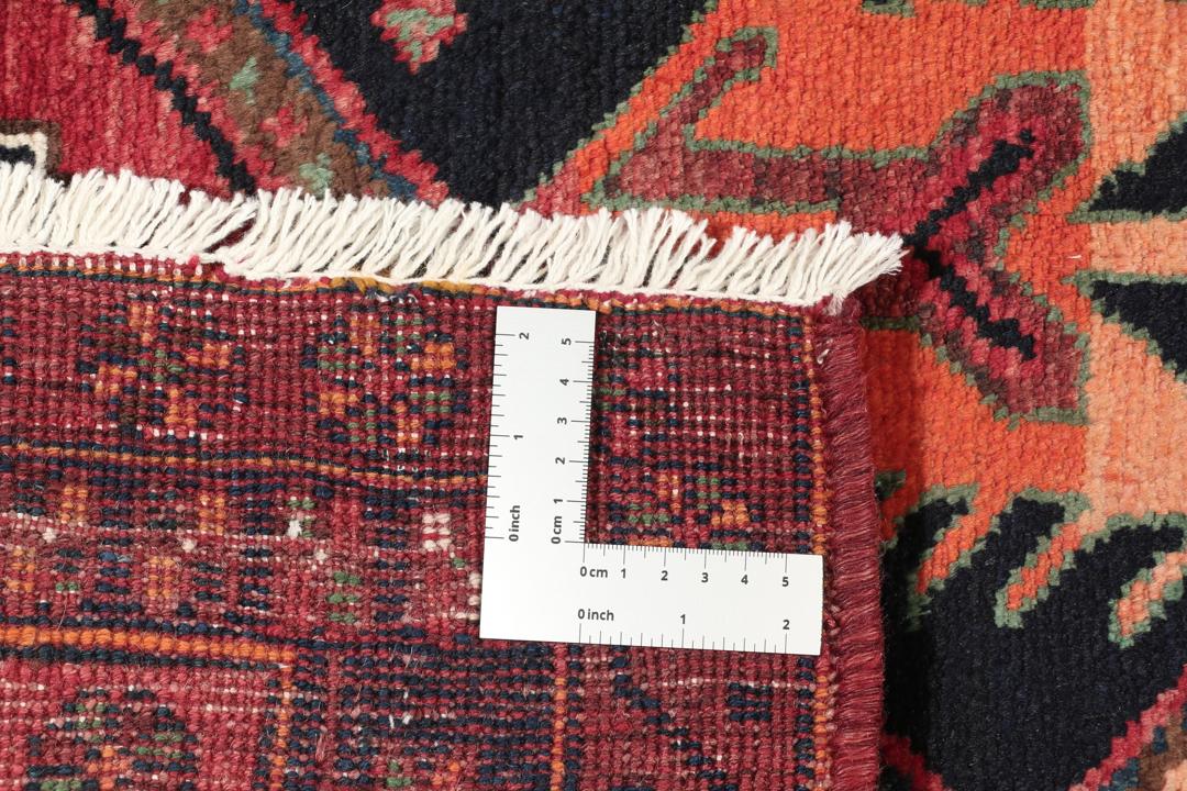 Handgeknoopt Kurdi Ghuchan tapijt met rode en zwarte geometrische patronen uit het Midden-Oosten