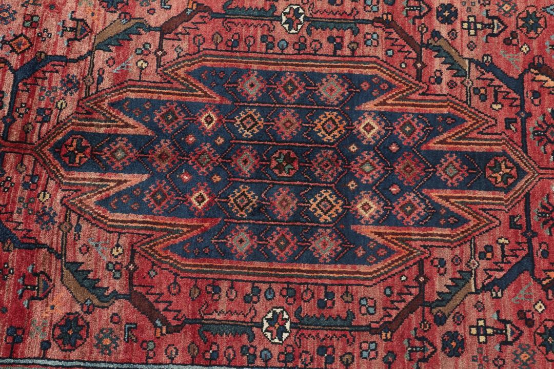 Handgeknoopt Kurdi Ghuchan tapijt in donkerrood en donkerblauw uit het Midden-Oosten