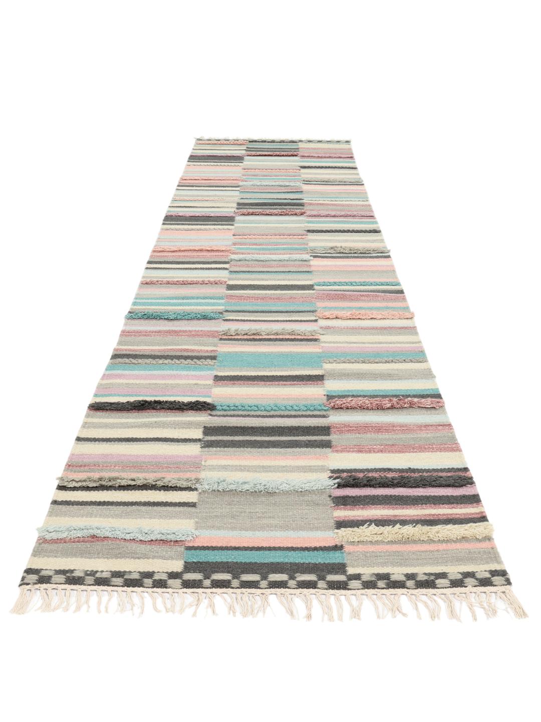 Handgeweven multicolor loper met een mix van hoog- en laagpolige texturen