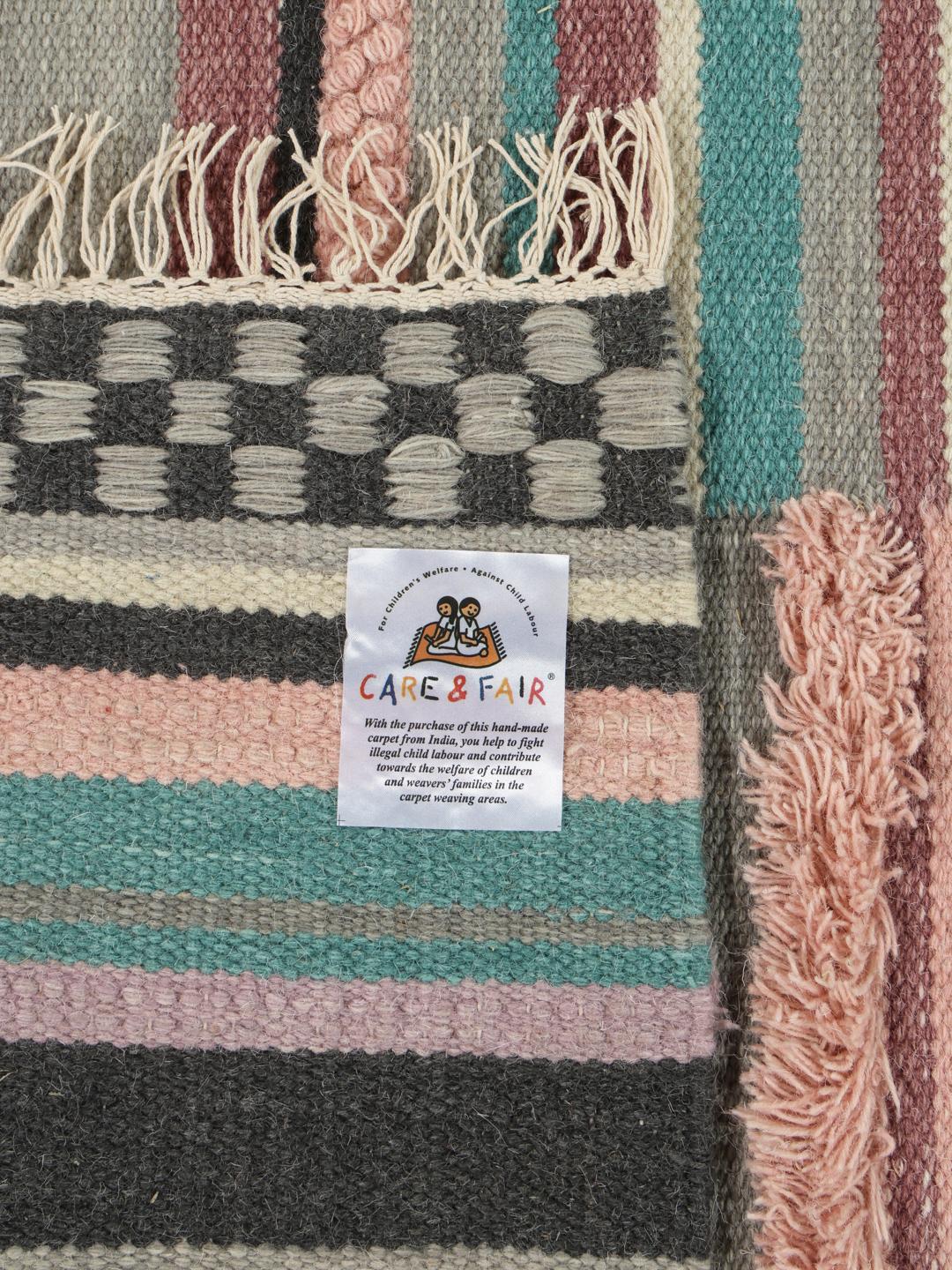 Handgeweven multicolor loper met een mix van hoog- en laagpolige texturen