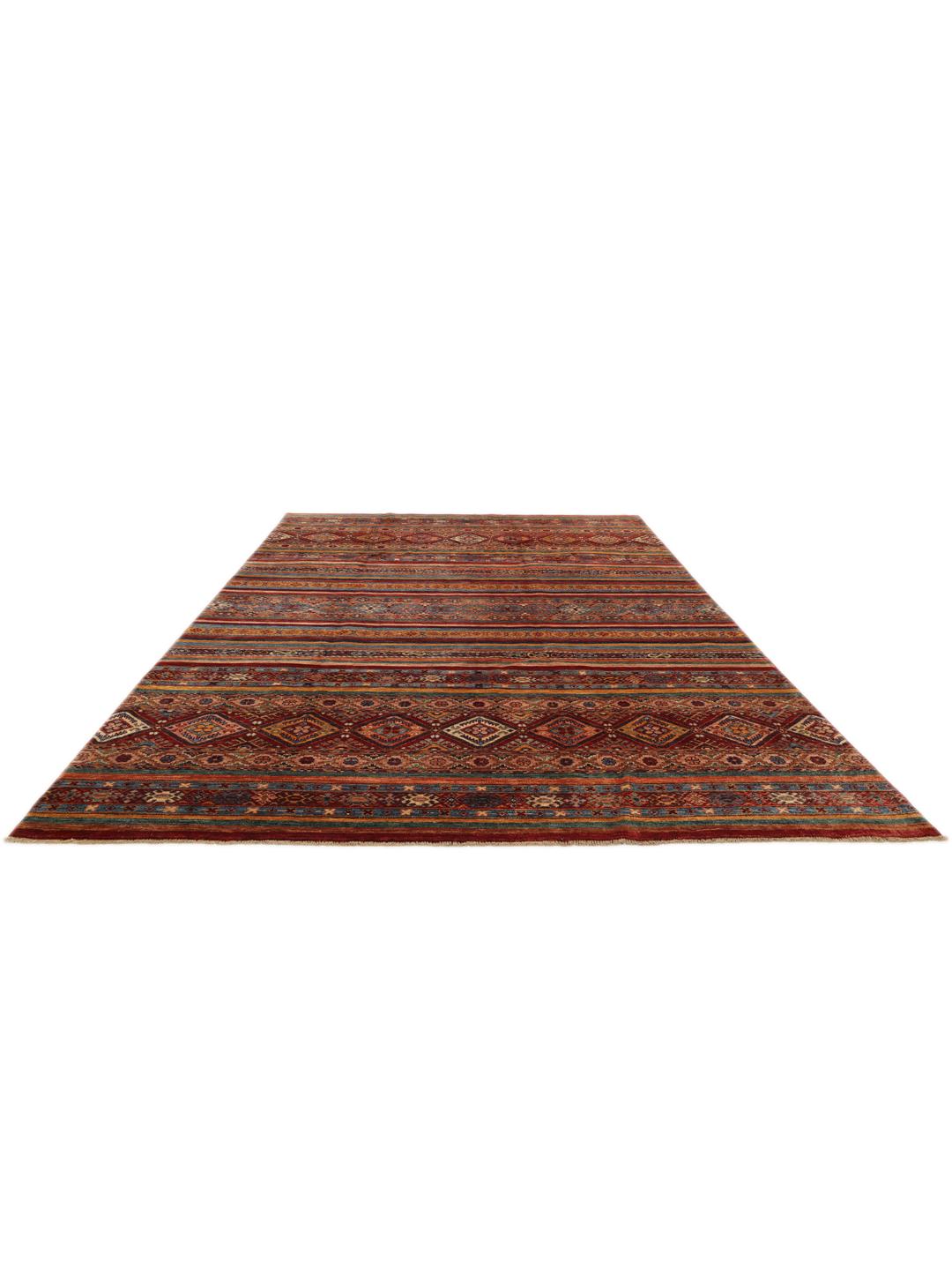 Covor afgan înnodat manual în nuanțe de roșu și albastru cu un design geometric în dungi