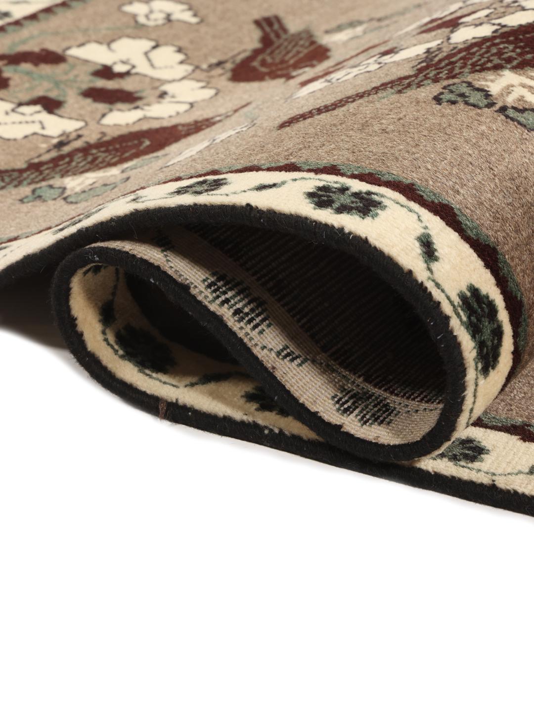 Hand-knotted Qashqai rug with bird and floral patterns in brown tones