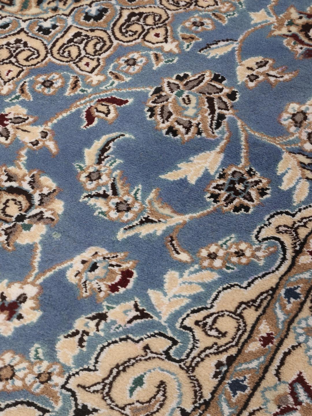 Met de hand geknoopt Nain Fine 9La tapijt uit het Midden-Oosten in blauwe en beige tinten