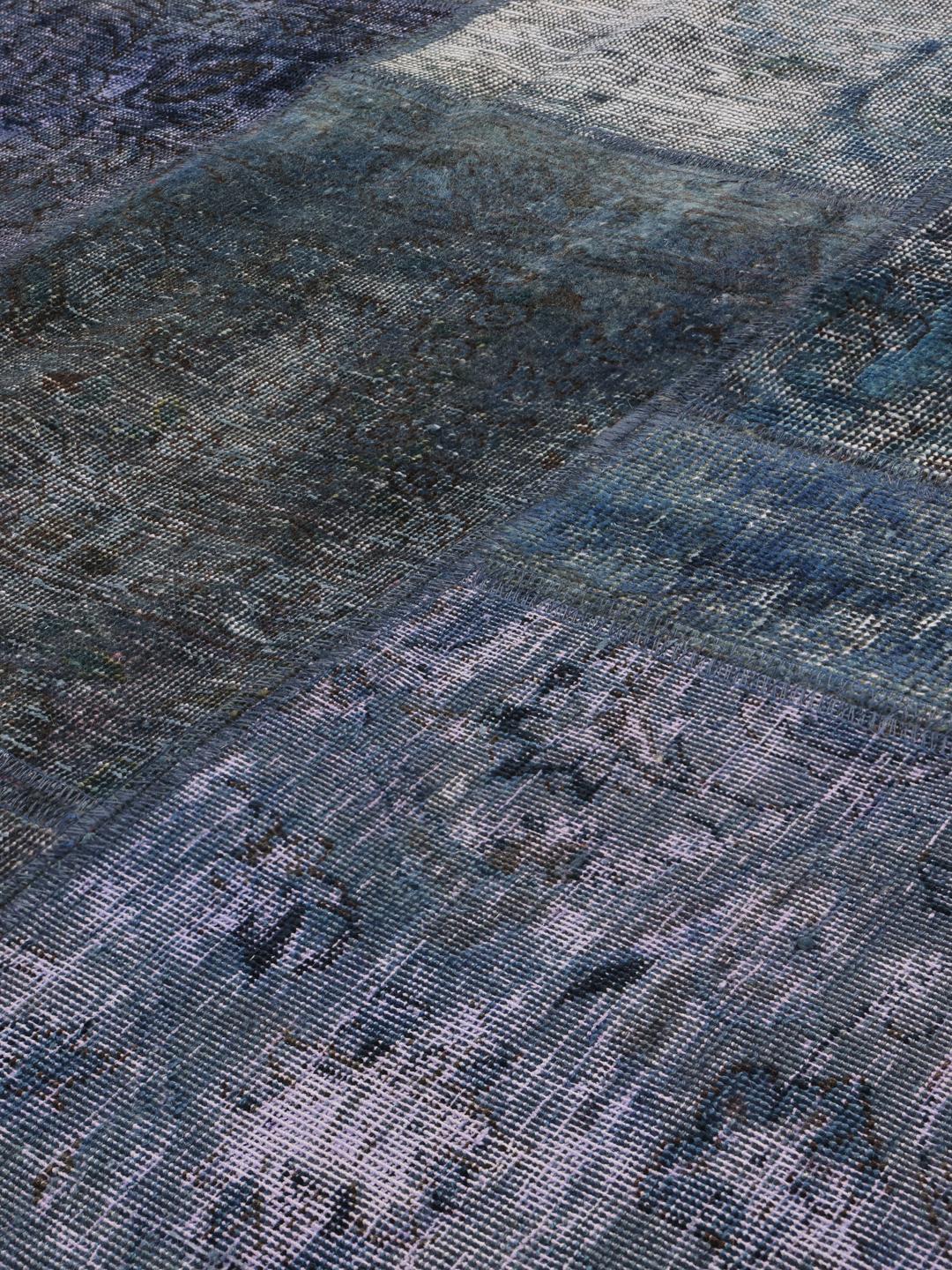 Vierkant handgemaakt patchwork vloerkleed in blauwtinten met ingewikkelde patronen
