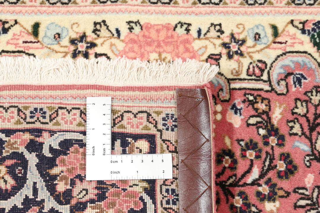 Håndknyttet Sarouk-tæppe fra Mellemøsten i lyserøde og mørke nuancer