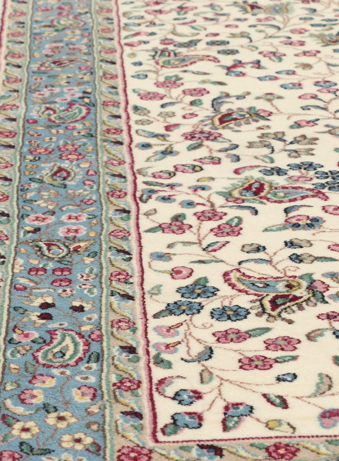 Tapis Kerman noué à la main du Moyen-Orient avec un motif floral en beige et bleu