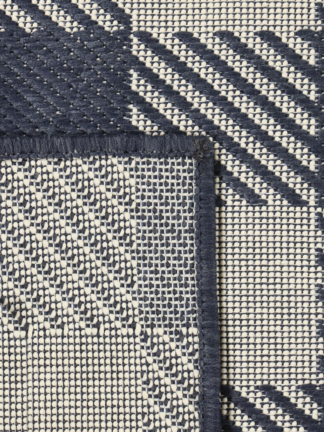 tapis de couloir bleu avec un motif à carreaux