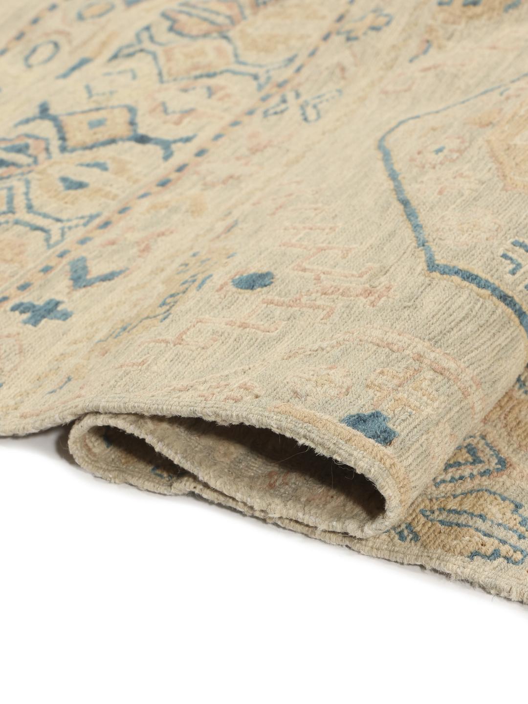 Handgeweven Afghaans Kelim-tapijt met blauwe geometrische patronen op een beige achtergrond