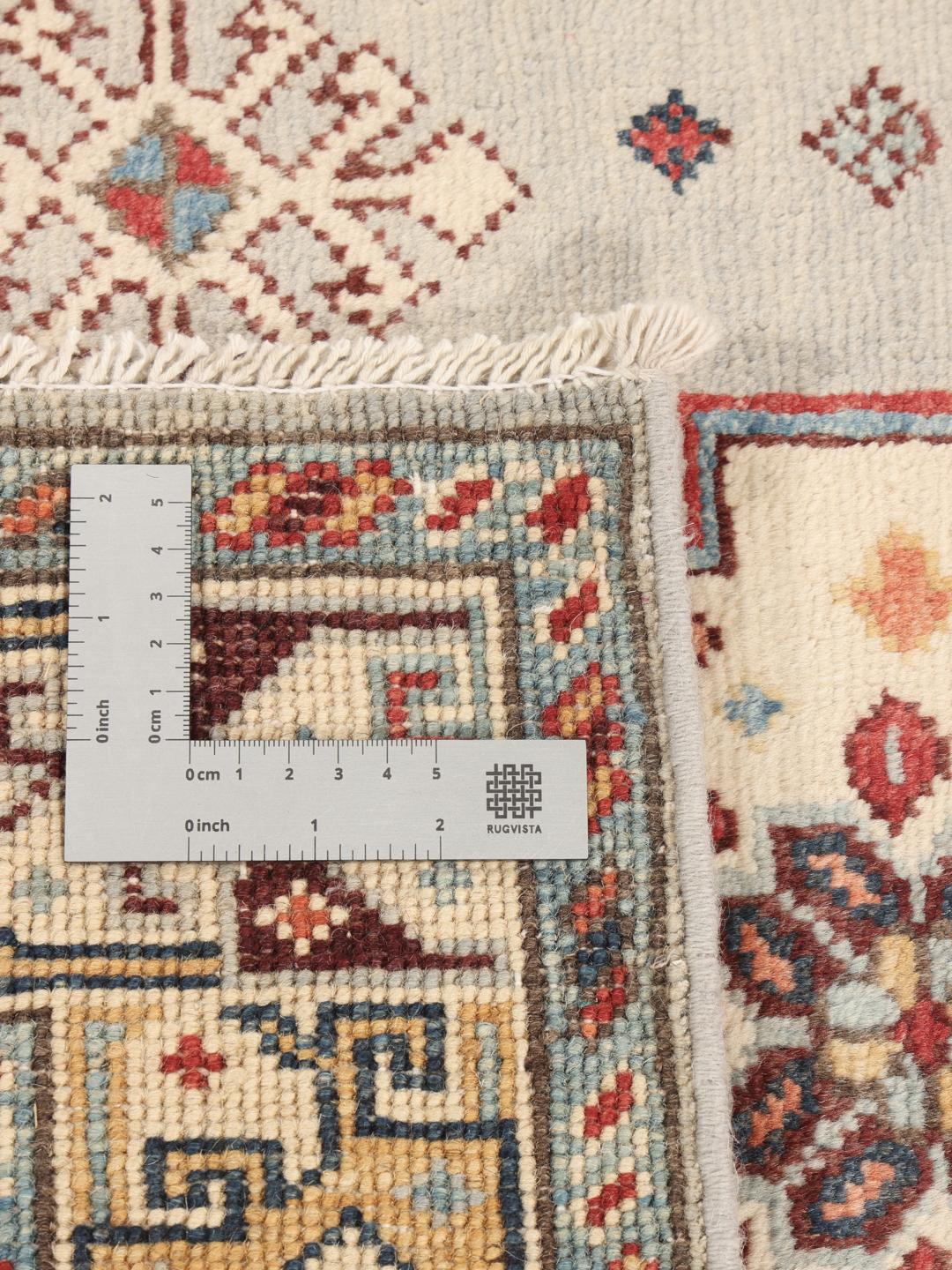 
    Kazak Fine - Beige / Marrón - 82 x 118 cm
  