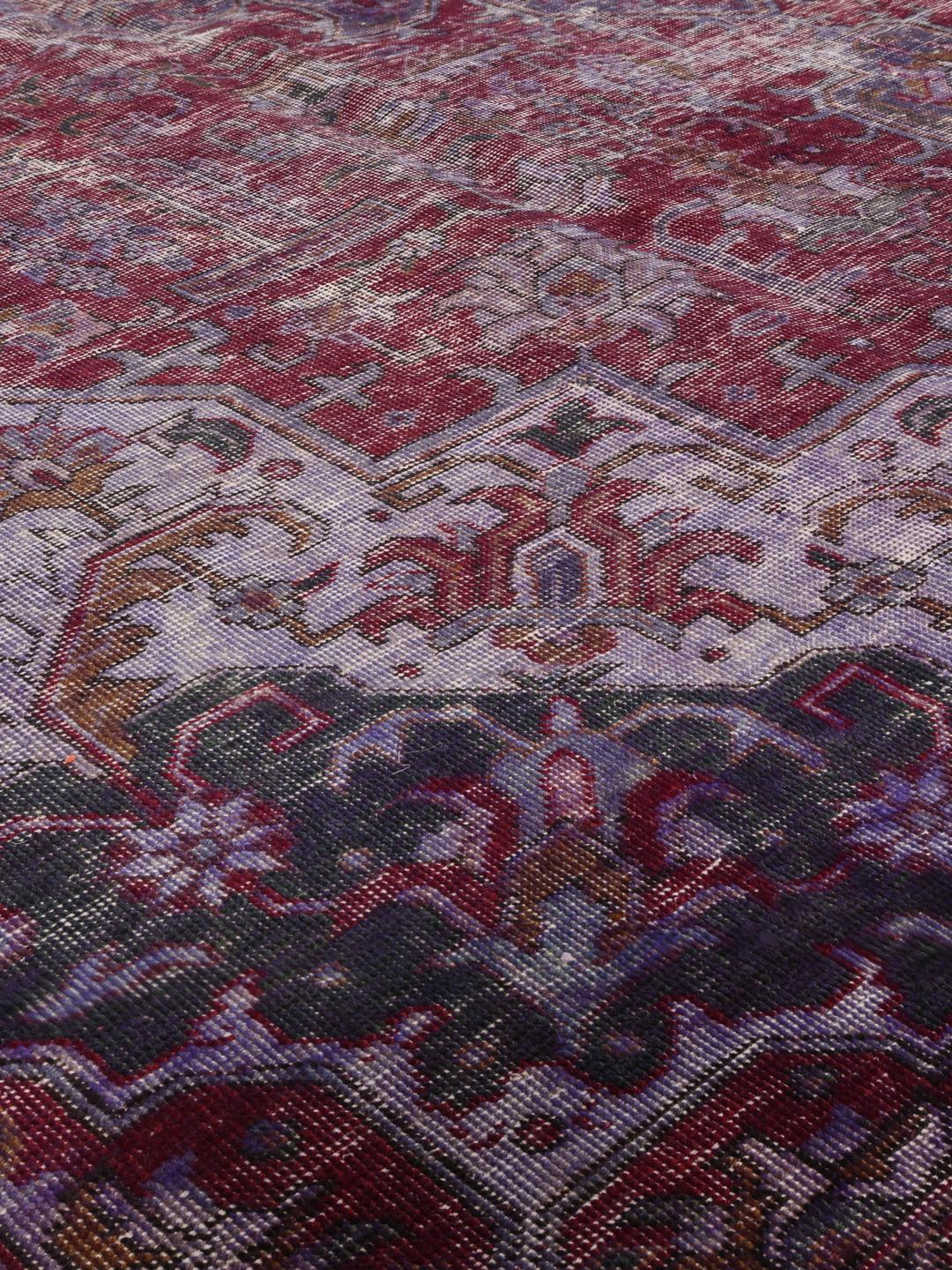 Ručno čvorani vintage tepih s Bliskog istoka u dubokim crvenim i prigušenim tonovima