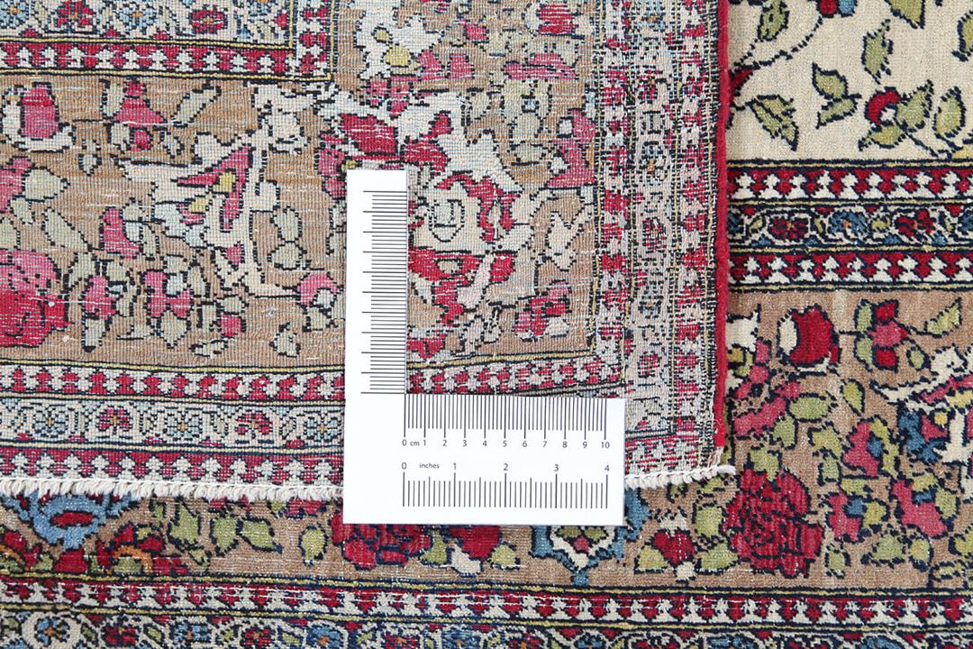 Antiek Isfahan-tapijt uit het Midden-Oosten in veelkleurig met bloemmotieven