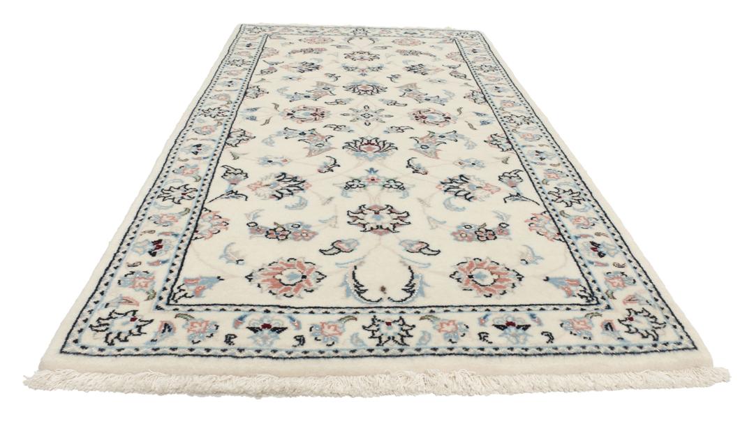 Handgeknoopt Nain 9La tapijt met complexe bloempatronen in beige en zachte blauwtinten