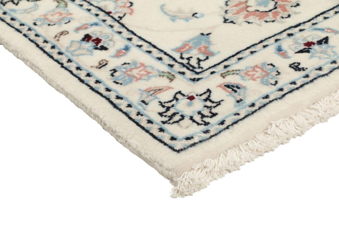 Handgeknoopt Nain 9La tapijt met complexe bloempatronen in beige en zachte blauwtinten