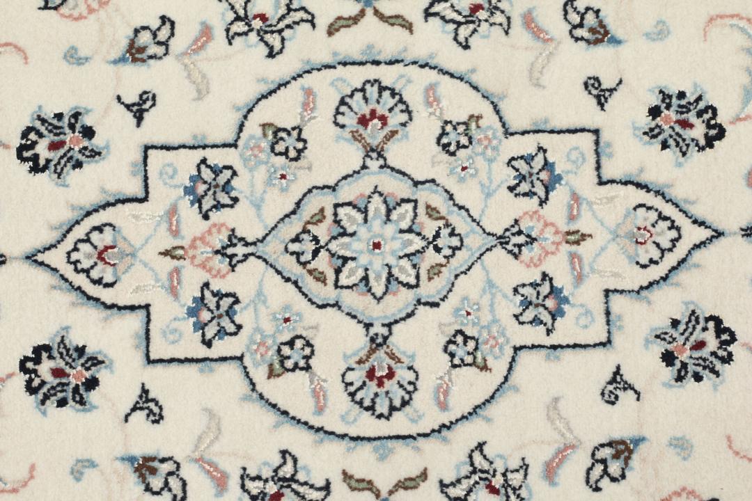 Handgeknoopt Nain 9La tapijt uit het Midden-Oosten in beige, blauwe en roze kleuren