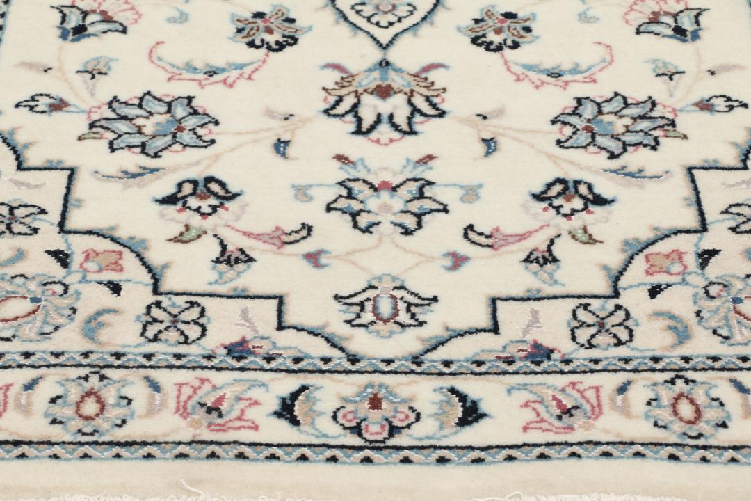 Handgeknoopt Nain 9La tapijt uit het Midden-Oosten in beige, blauwe en roze kleuren