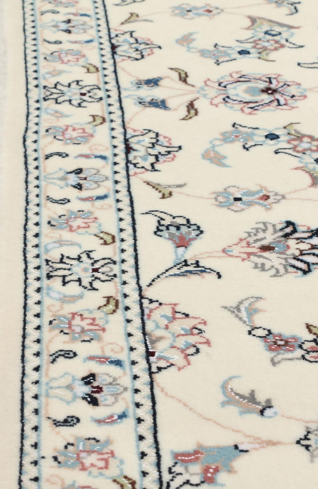 Handgeknoopt Nain 9La-tapijt met bloemmotieven in beige uit het Midden-Oosten