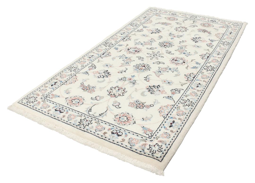 Handgemaakt Nain 9La tapijt met bloemmotief op een beige achtergrond