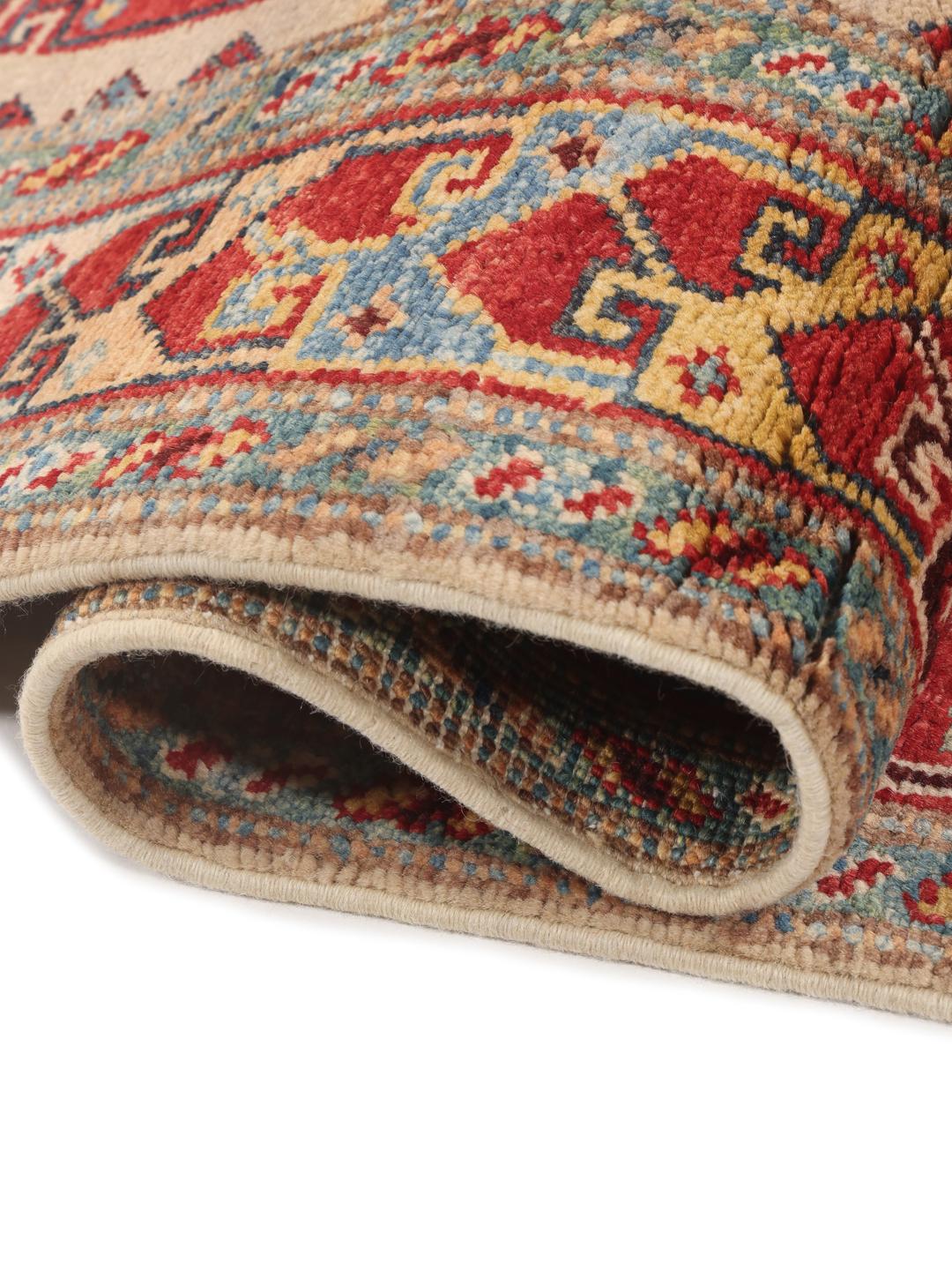 Handgeknüpfter Kazak-Teppich aus Afghanistan mit lebendigen geometrischen Motiven in Mehrfarbig