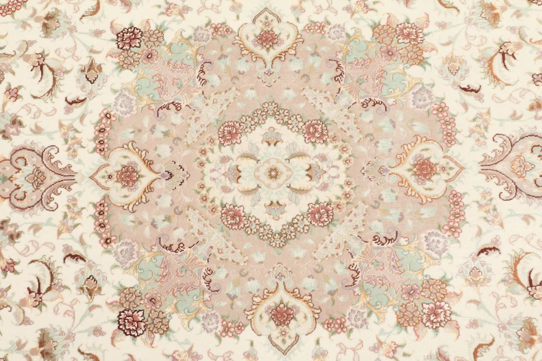 Handgeknoopt Tabriz tapijt uit het Midden-Oosten met een gedetailleerd beige en bloemig patroon