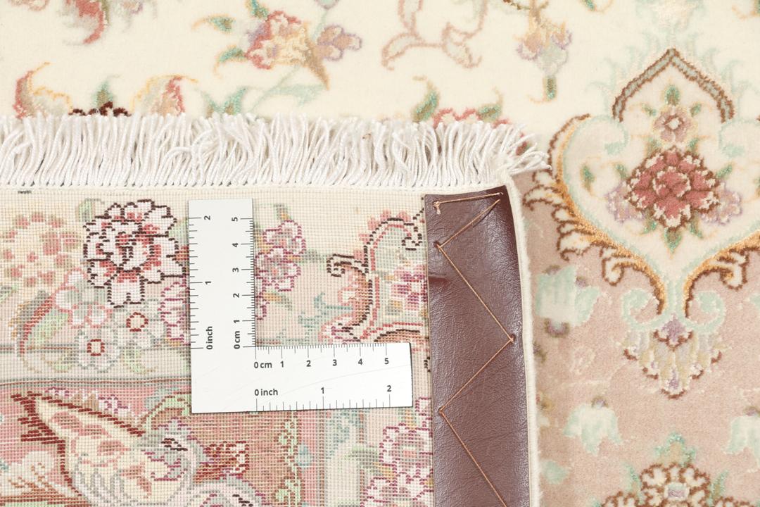 Handgeknoopt Tabriz tapijt uit het Midden-Oosten met een gedetailleerd beige en bloemig patroon
