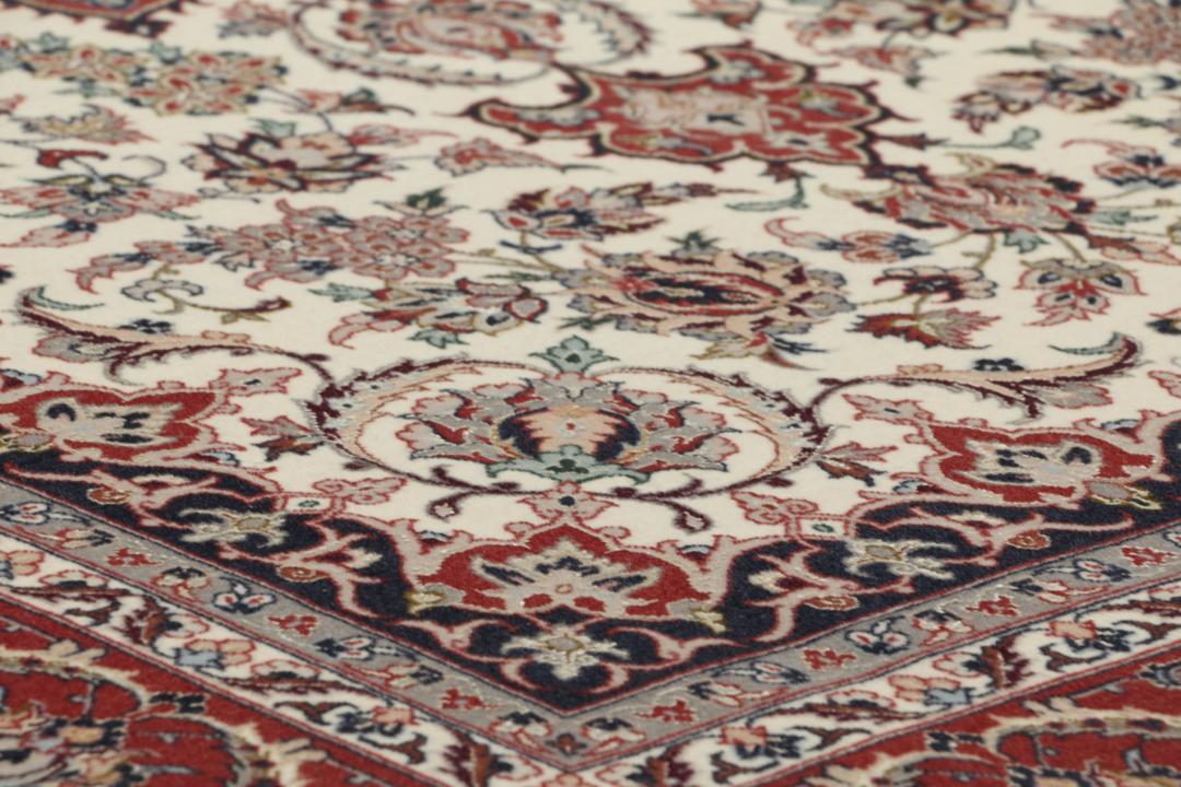 Håndknyttet Isfahan-tæppe fra Mellemøsten med mørkerødt medaljon og blomstermønstre