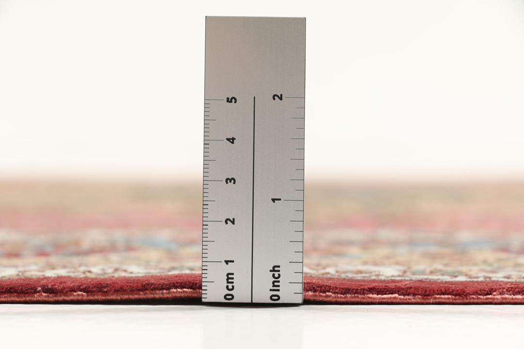 Handgeknoopt zijden tapijt uit het Midden-Oosten in dieprode en crèmekleurige tinten