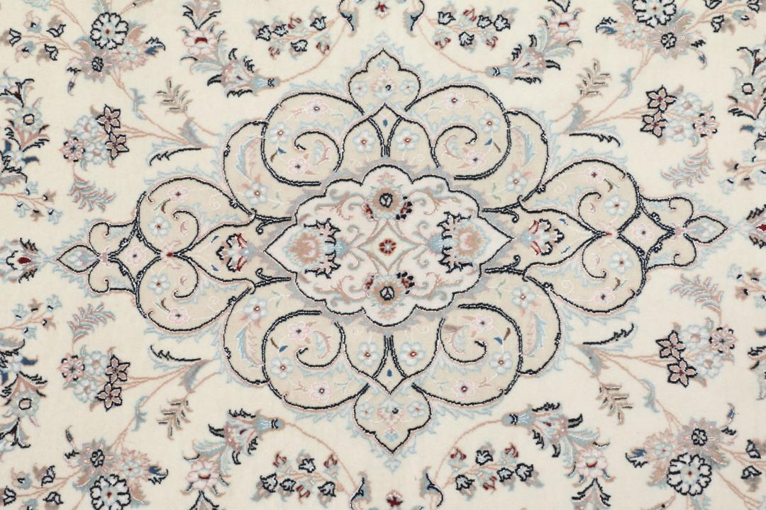 Håndknyttet Ilam Sherkat Farsh-tæppe med blomstermønstre i beige og subtile blå toner