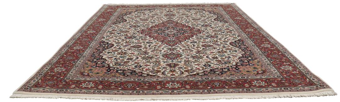 Handgeknoopt Ilam Sherkat Farsh tapijt met een rood en beige bloemenmedaillonontwerp