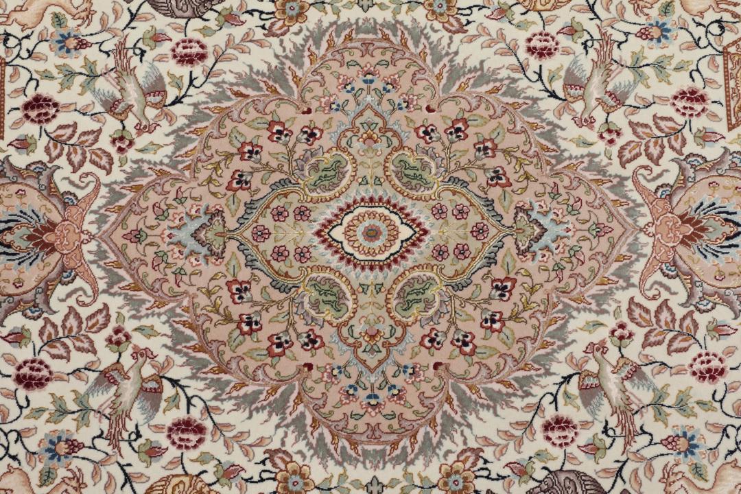 Handgeknoopt Tabriz-tapijt uit het Midden-Oosten in beige tinten
