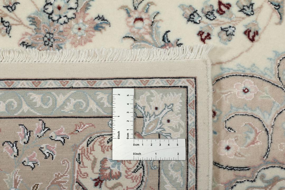 Håndknyttet Ilam Sherkat Farsh tæppe med blomstermønstre i beige og bløde nuancer fra Mellemøsten.