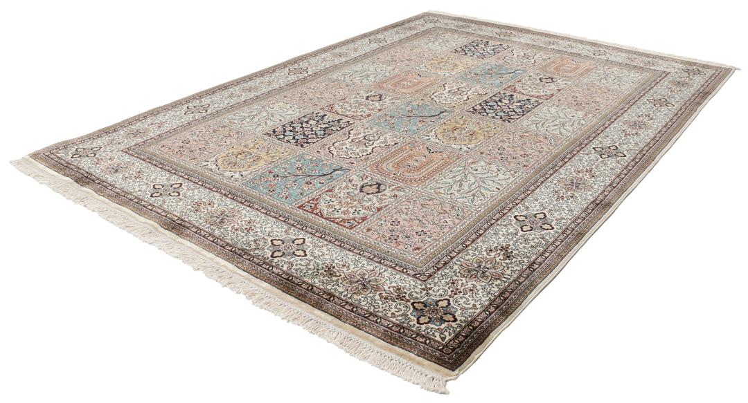 Handgeknoopt Kashmir zijden vloerkleed uit India in beige en veelkleurige tinten