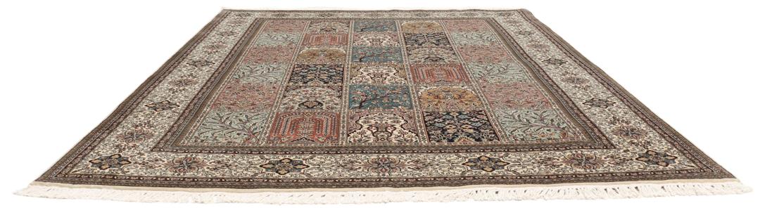 Handgeknoopt Kashmir zijden vloerkleed uit India in beige en veelkleurige tinten