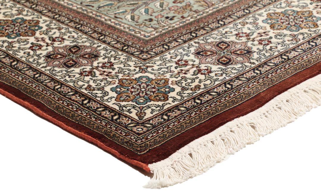Handgeknoopt Kashmir zijden vloerkleed uit India in meerkleurig en beige met een bloemrijk paneelpatroon