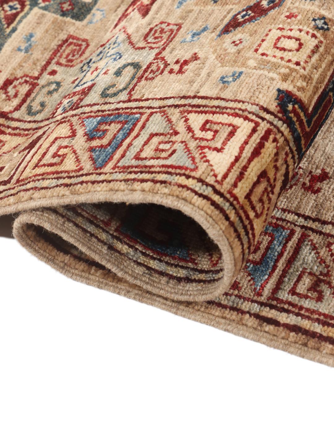Handgeknoopte Kazak Ariana loper uit Afghanistan in rood, blauw en beige.
