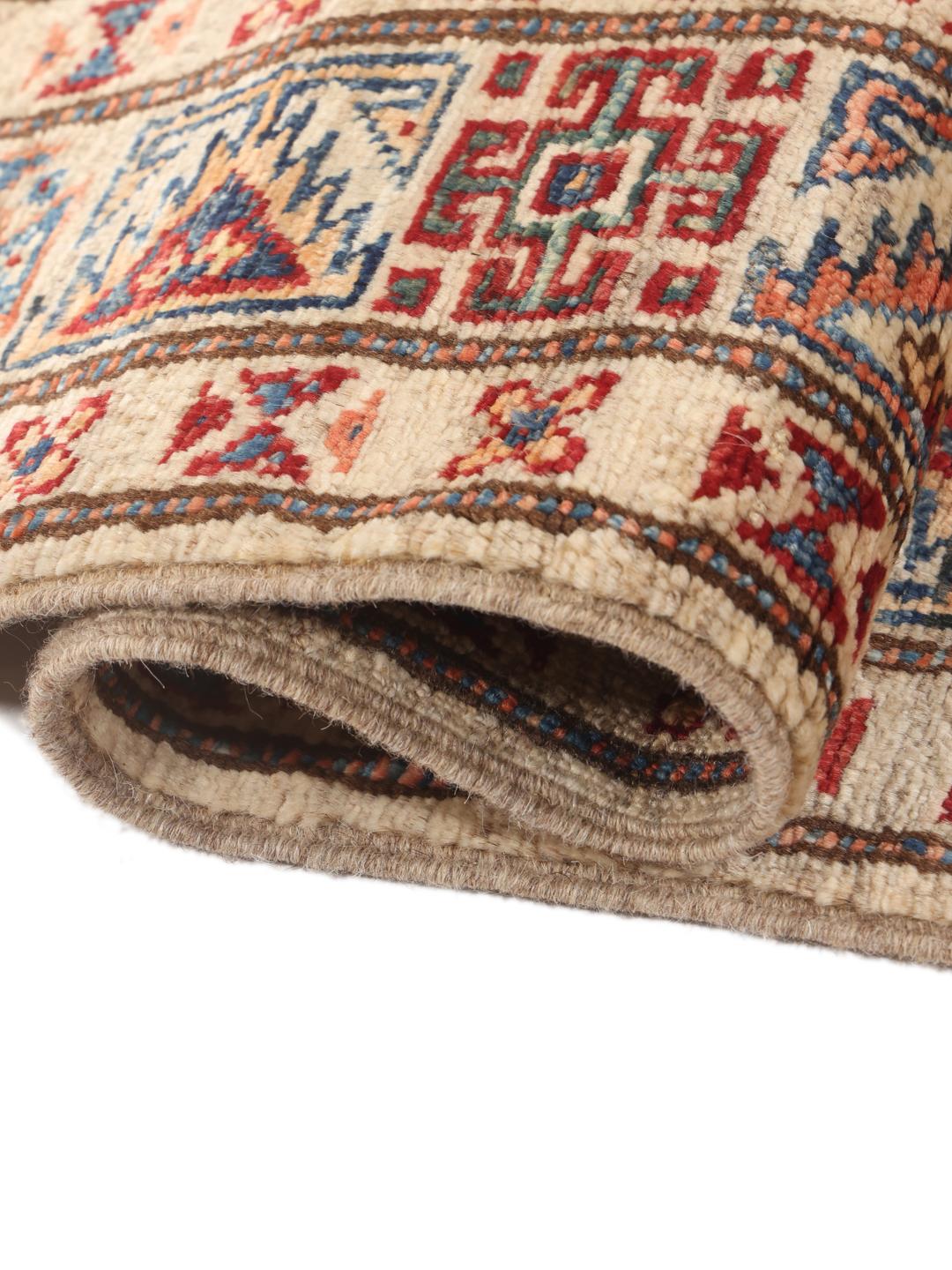 Handgeknoopte Kazak Ariana loper uit Afghanistan in beige met geometrische patronen