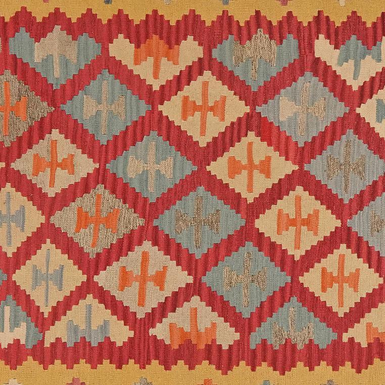 Tapis Kilim Qashqai multicolore tissé à la main provenant du Moyen-Orient