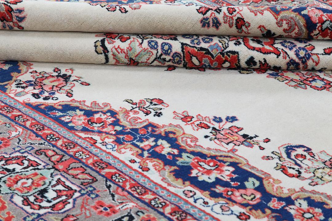 Handgemaakt Midden-Oosters tapijt in het beige met gedetailleerde bloemmotieven