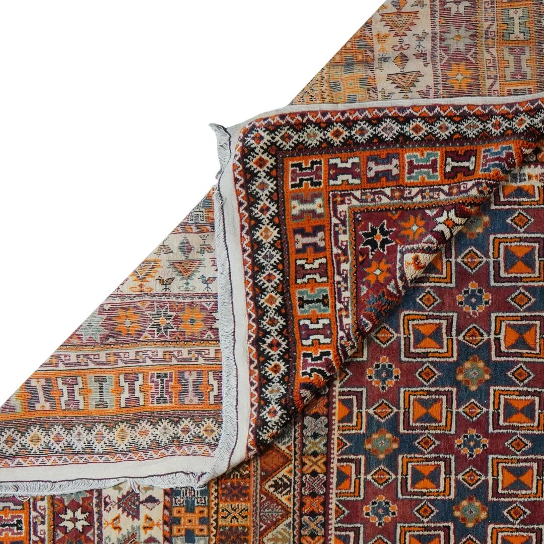 Vintage handgeknoopt Berber Marokkaans tapijt met geometrische patronen in veelkleurige wol