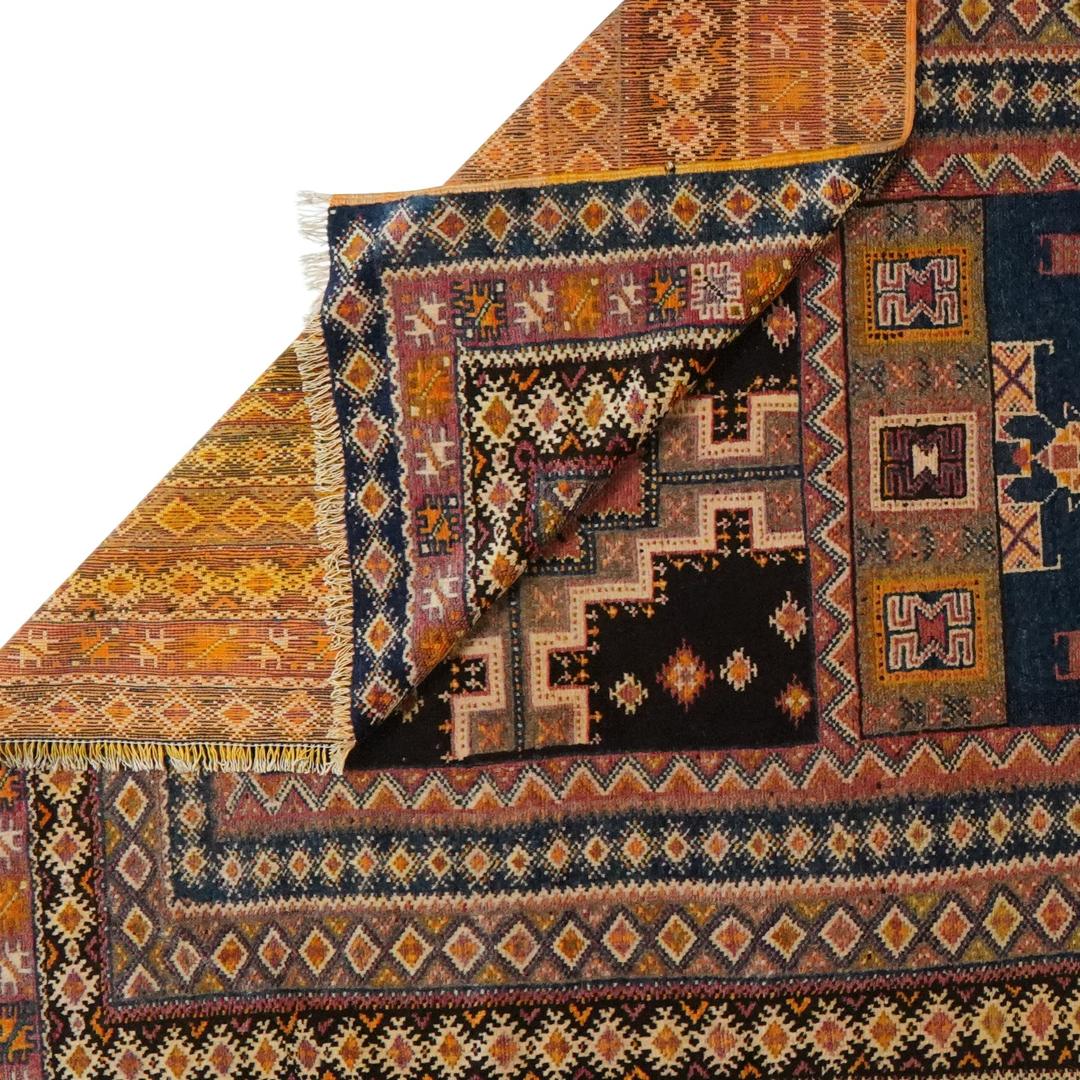 Vintage handgeknüpfter marokkanischer Teppich mit geometrischen Stammesmotiven in mehrfarbiger Wolle